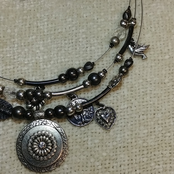 Necklace and Earring set - Picture 6 of 11